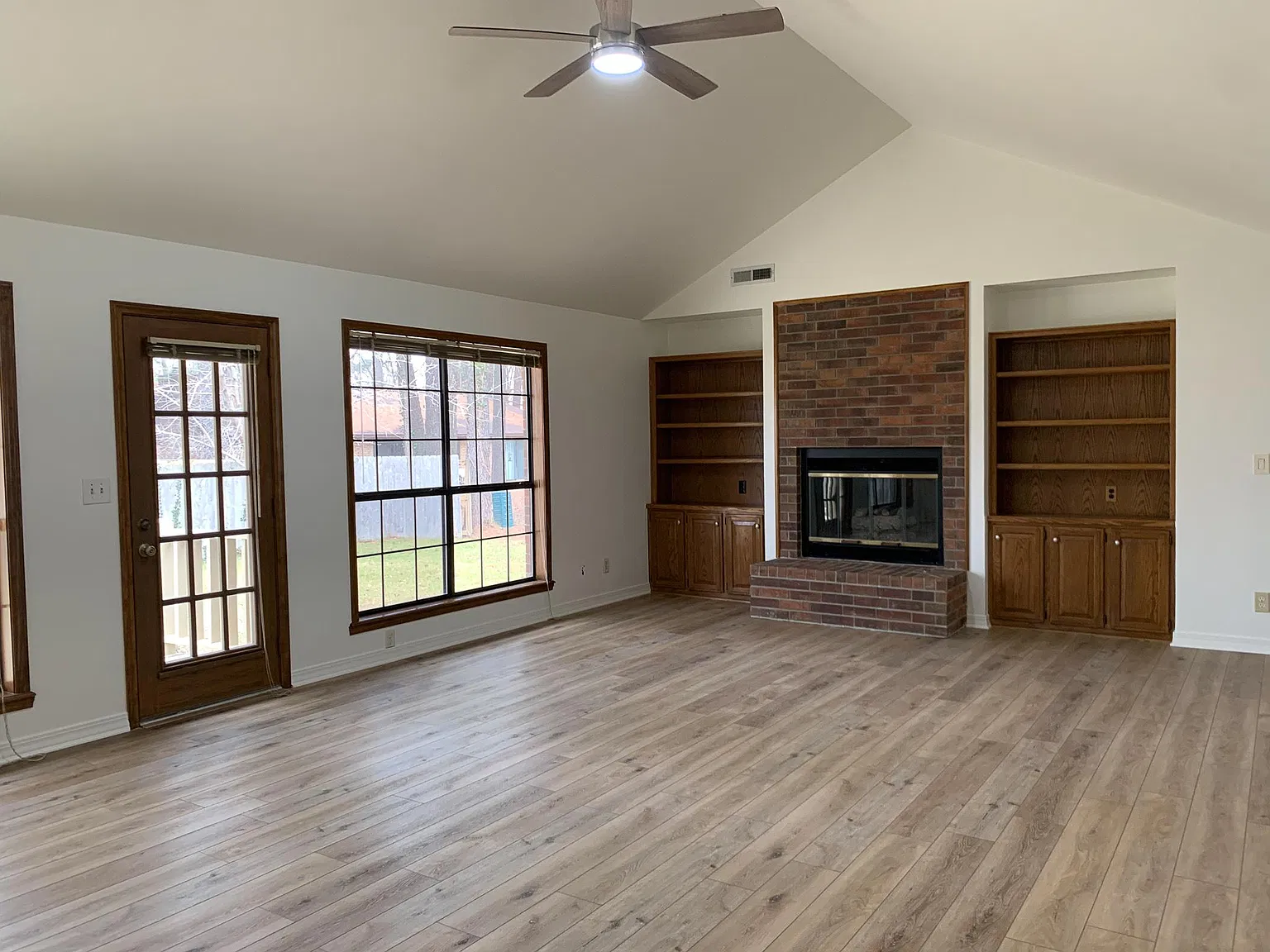 3263 N Makeig Ct — Photo 2