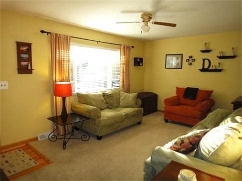 2nd image of 7806 Gayle Dr