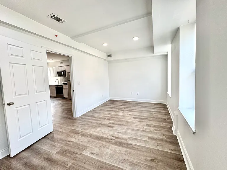20 N 40th St #31 — Photo 9