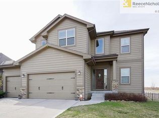 504 SW Eagles Ridge Dr, Blue Springs, MO 64014