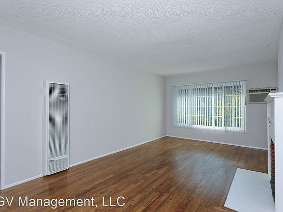 4th image of 941 W Huntington Dr APT E