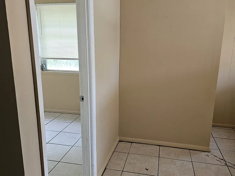 1018 Deal Ln — Photo 9