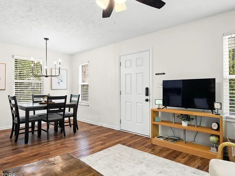 2803 Brooks Ave — Photo 12