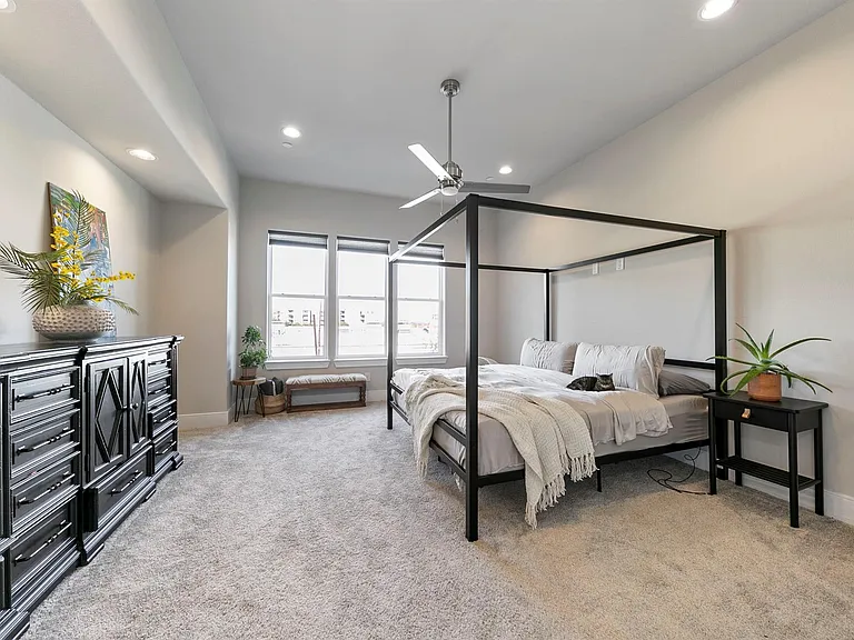 2412 Canal St #J — Photo 10