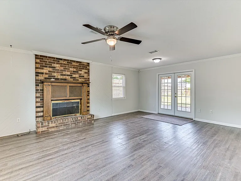 4116 Melrose Dr — Photo 7