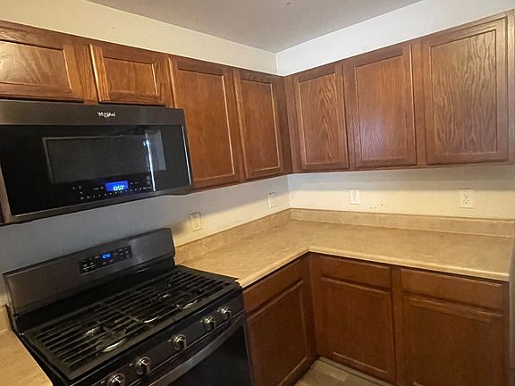 3rd image of 1016 Collington Dr