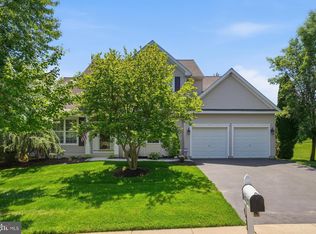 422 Westview Dr, Avondale, PA 19311