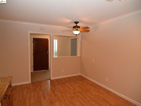 4th image of 166 Yosemite Dr