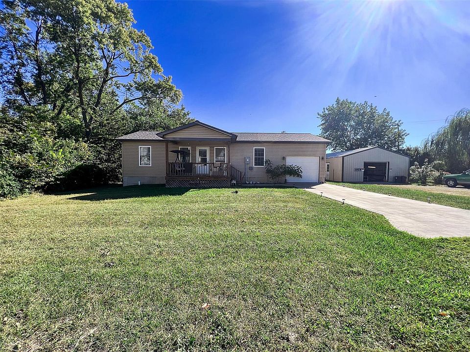 102 Laury St, Odin, IL 62870 MLS 22063307 Zillow