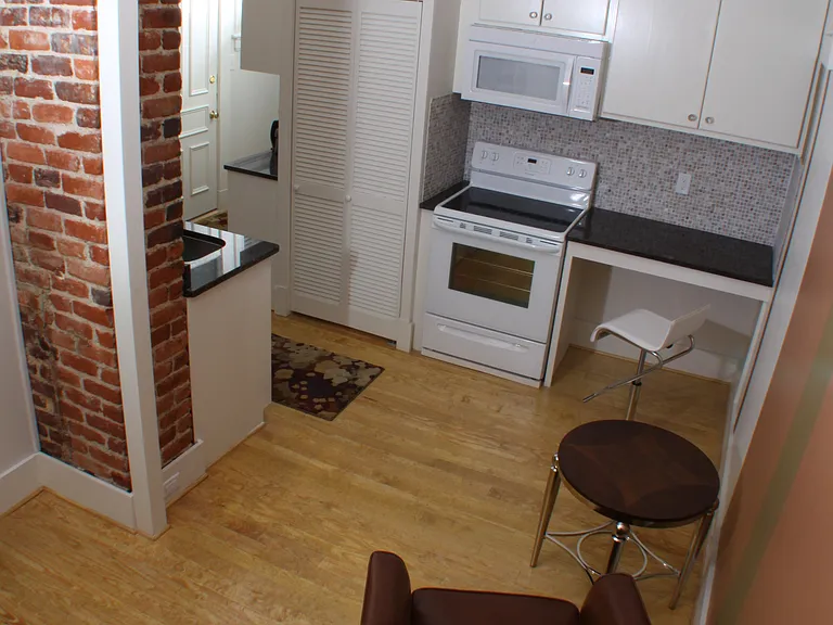 2221 W Grace St #2B — Photo 3