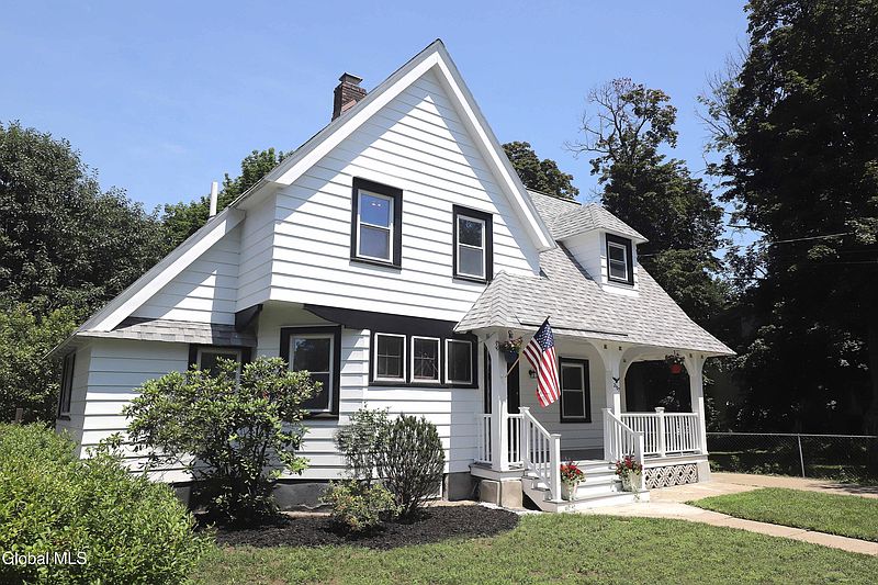 2nd image of 2137 Campbell Avenue