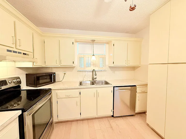 6531 SE Federal Hwy #G107 — Photo 8