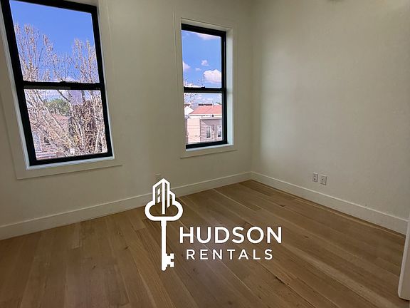 4th image of 52 Grace St #3L
