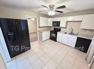 3958 Hunter Cir, Jacksonville, FL 32207