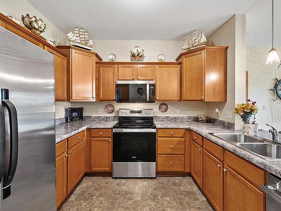 2nd image of 941 Autumn Ridge LANE #941