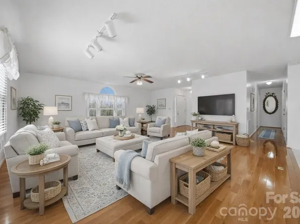 4716 Bert Huffman Dr, Granite Falls, NC 28630