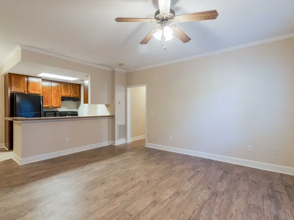 Bedford Parke Apartments