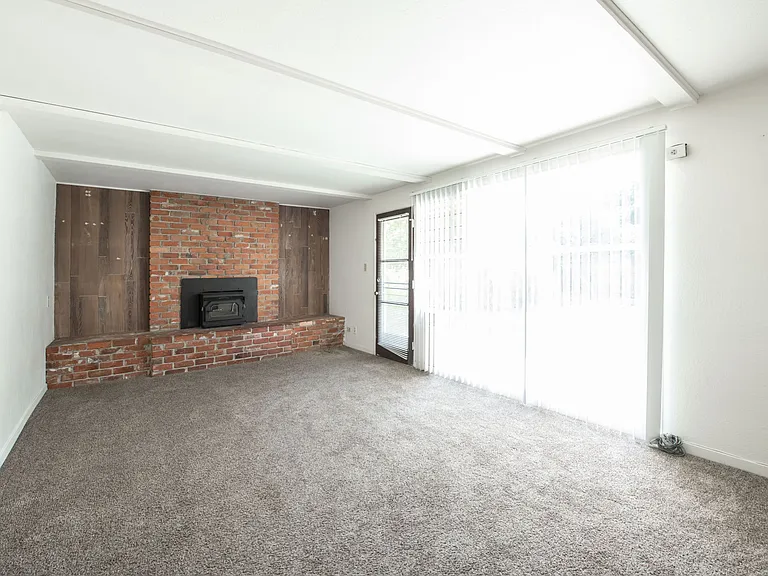 2526 E Hampton Way — Photo 10