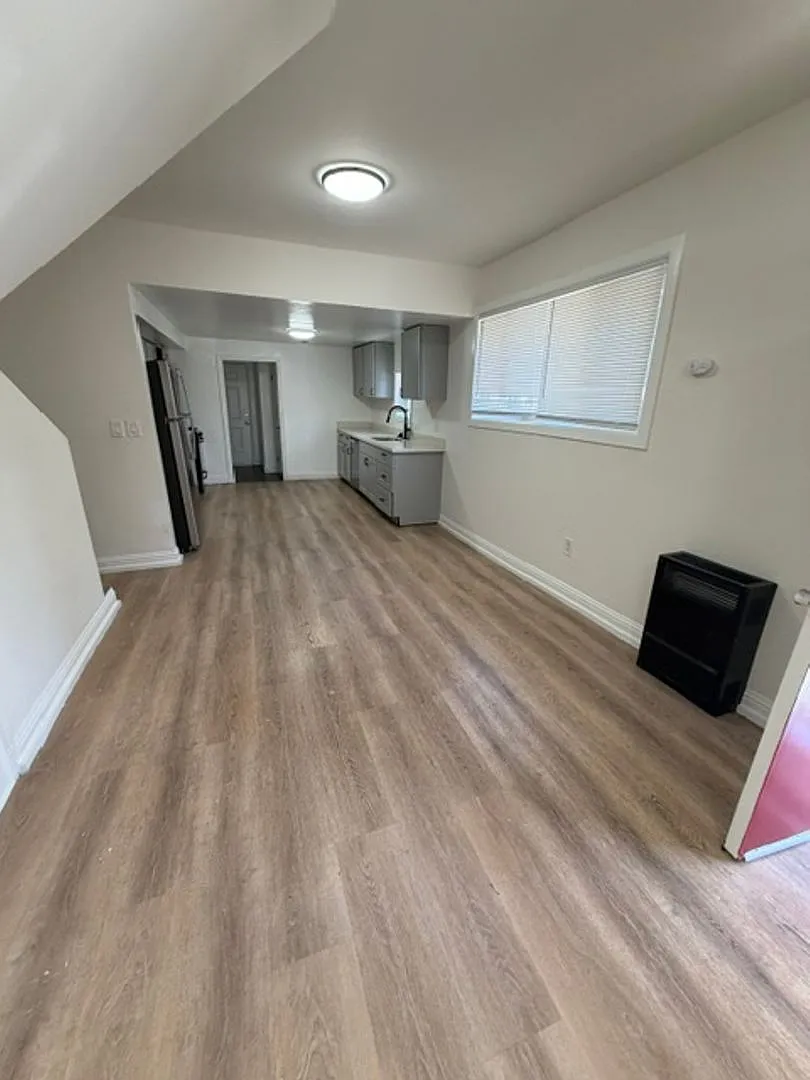 1/2 Off First Month's Rent, 3Bdrm, 1Bath — Photo 2