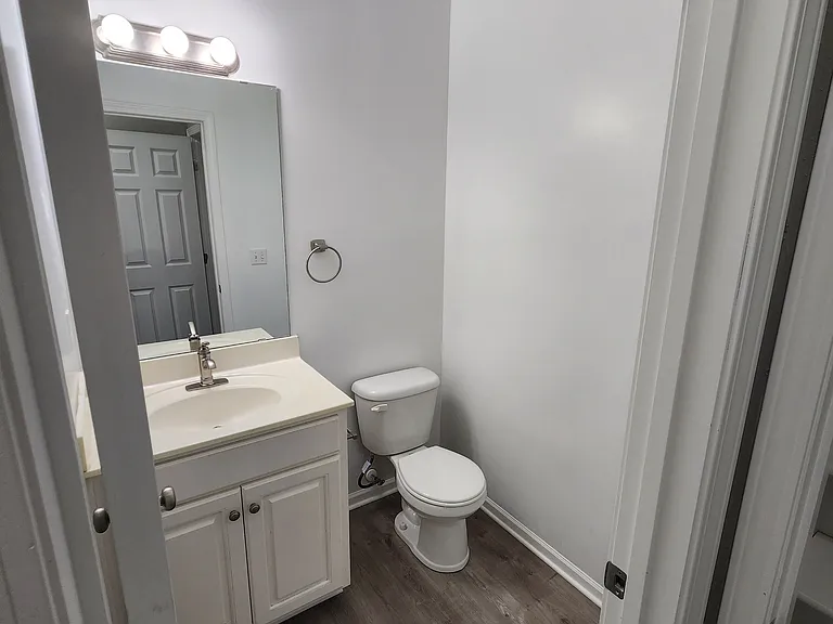 8320 N Nodaway Ave #8320 — Photo 4
