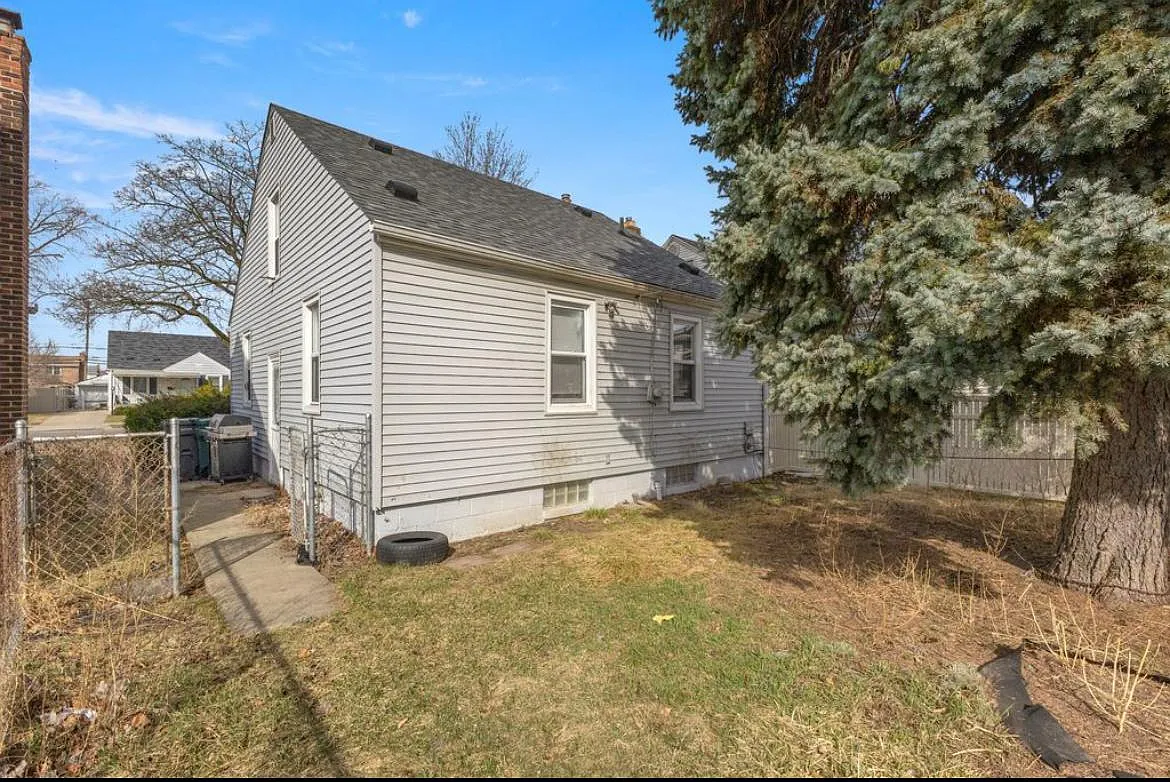 3 bed, 1092 sqft, $1,800 — Photo 3