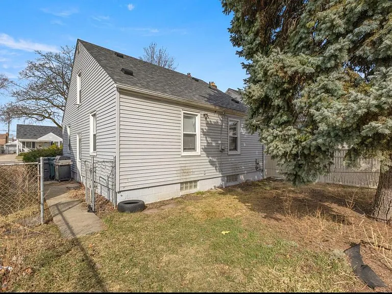 3511 Monroe St — Photo 30