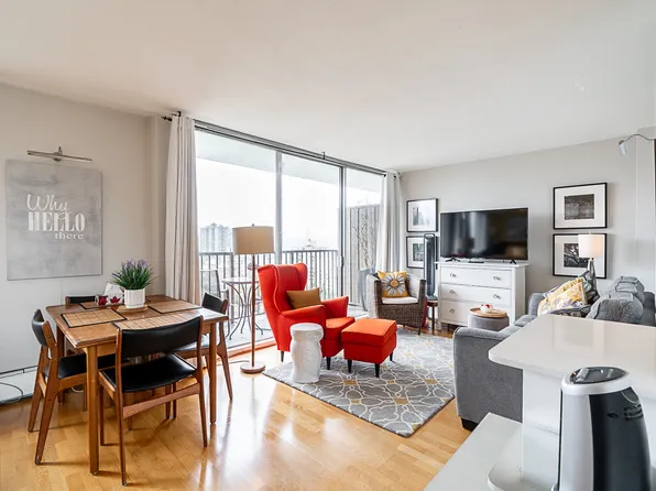 1251 Cardero St #1706, Vancouver, BC V6G 2H9