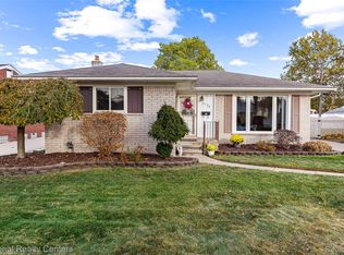 6104 Ardmore Park St, Dearborn Heights, MI 48127