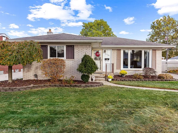 6104 Ardmore Park St, Dearborn Heights, MI 48127