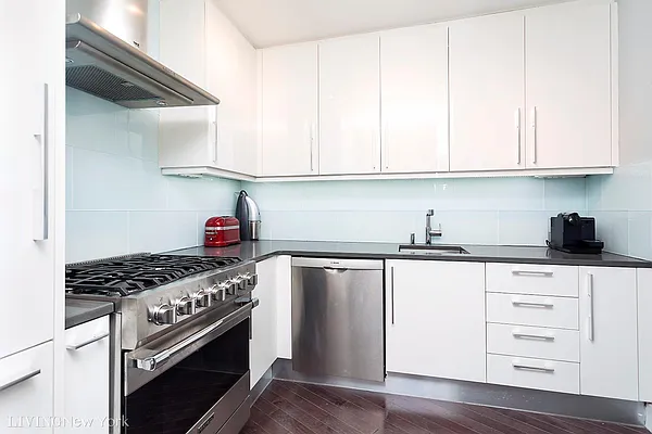 Rented by Living New York | media 26