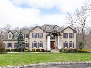 27 Kingsbrook Ct, Mendham, NJ 07945