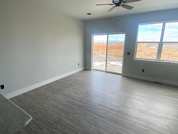4th image of 303 13th St #B