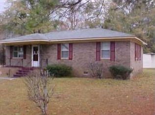 104 Phoenix Cir, Smoaks, SC 29481