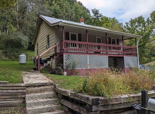 234 Johnson St, Narrows, VA 24124