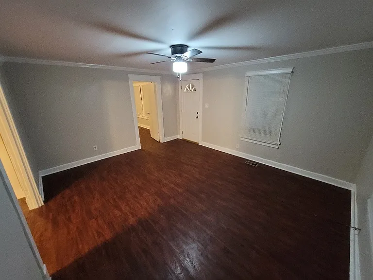 657 James Ave — Photo 17