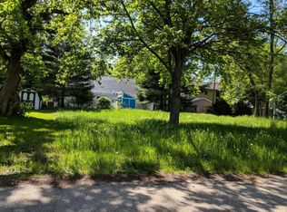 15430 Circle Dr, Bath, MI 48808
