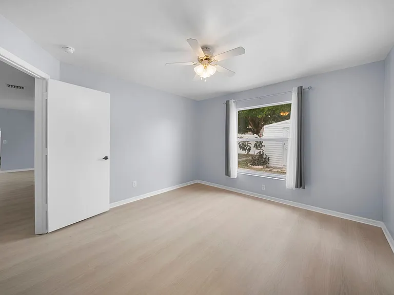 15624 Sunny Crest Ln — Photo 19