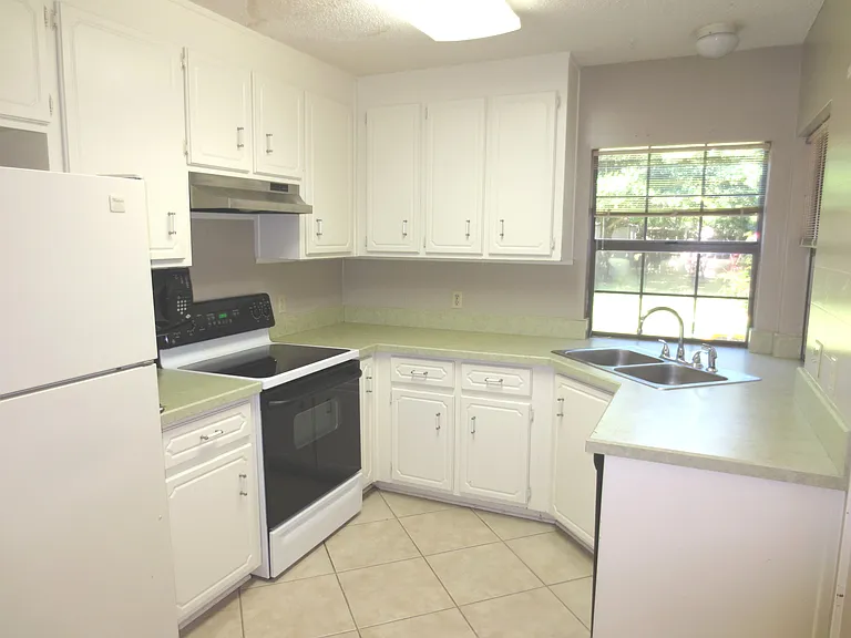1516 Portside Dr — Photo 7