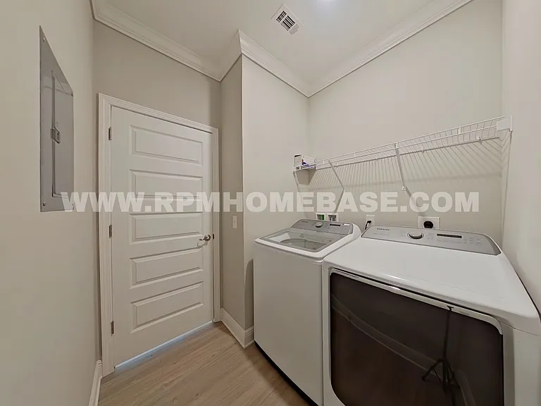 1705 E Gadsden St — Photo 21