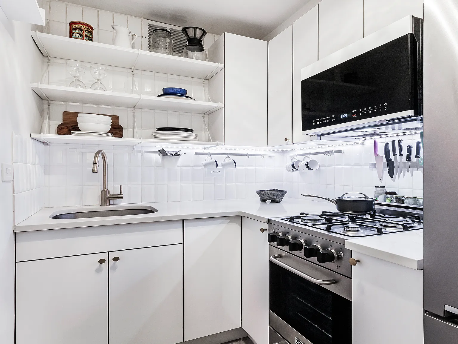 430 West 34th Street — Photo 2