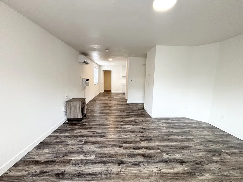 3 bed, 1.0 bath, 1000 sqft, $1,750 — Photo 4