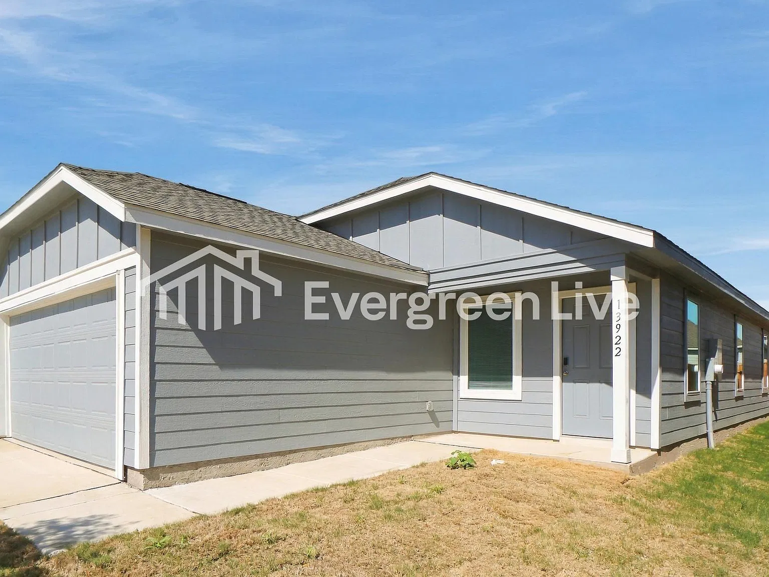 4 bed, 2.0 bath, 1575 sqft, $1,595 — Photo 2