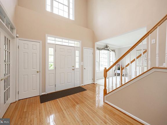 5th image of 604 Exmoor Ln
