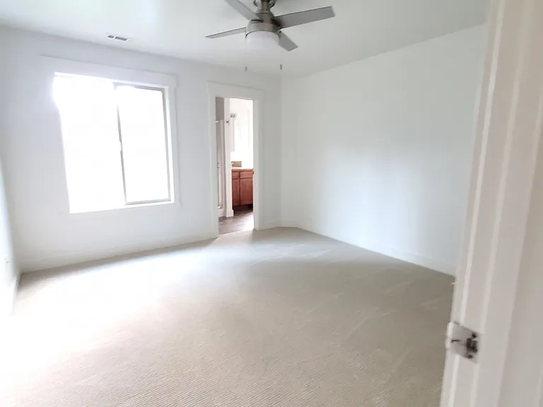 2420 E Clackamas Ct — Photo 9