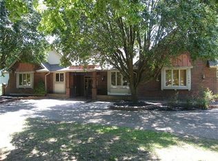 1405 E Meadow Ln, Olathe, KS 66062