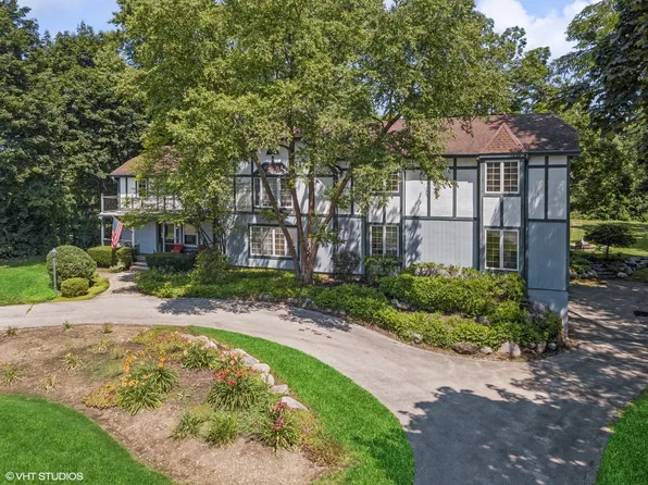 73 Haman Rd, Inverness, IL 60067