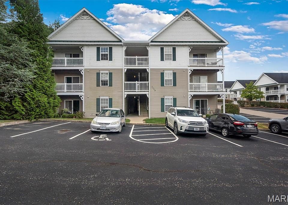 1st image of 1112 Arbor Creek Dr APT 3B