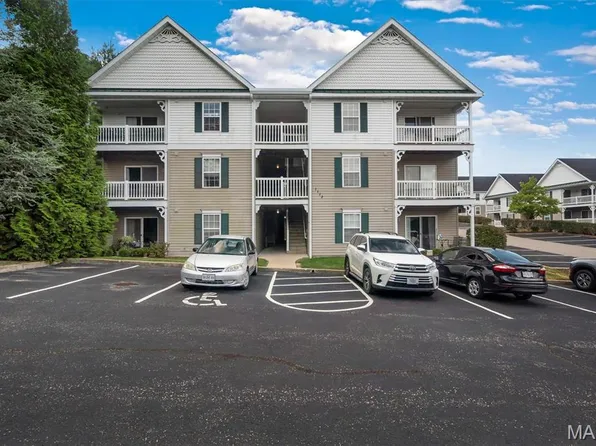 1112 Arbor Creek Dr APT 3B, Saint Louis, MO 63122
