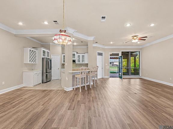 4th image of 6029 Courtyard Dr