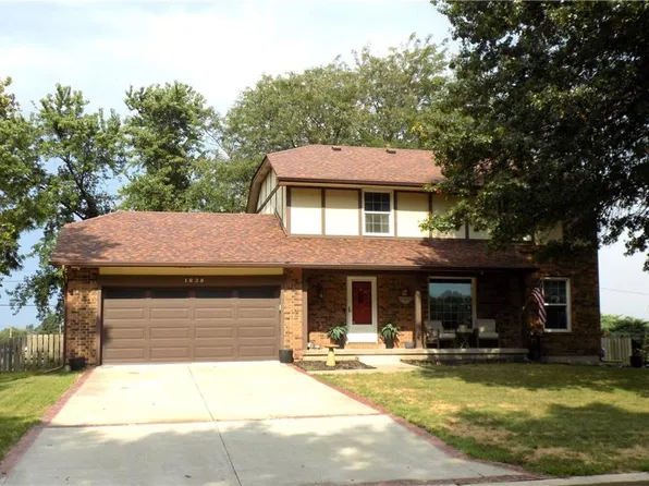 1838 S Ash St, Ottawa, KS 66067